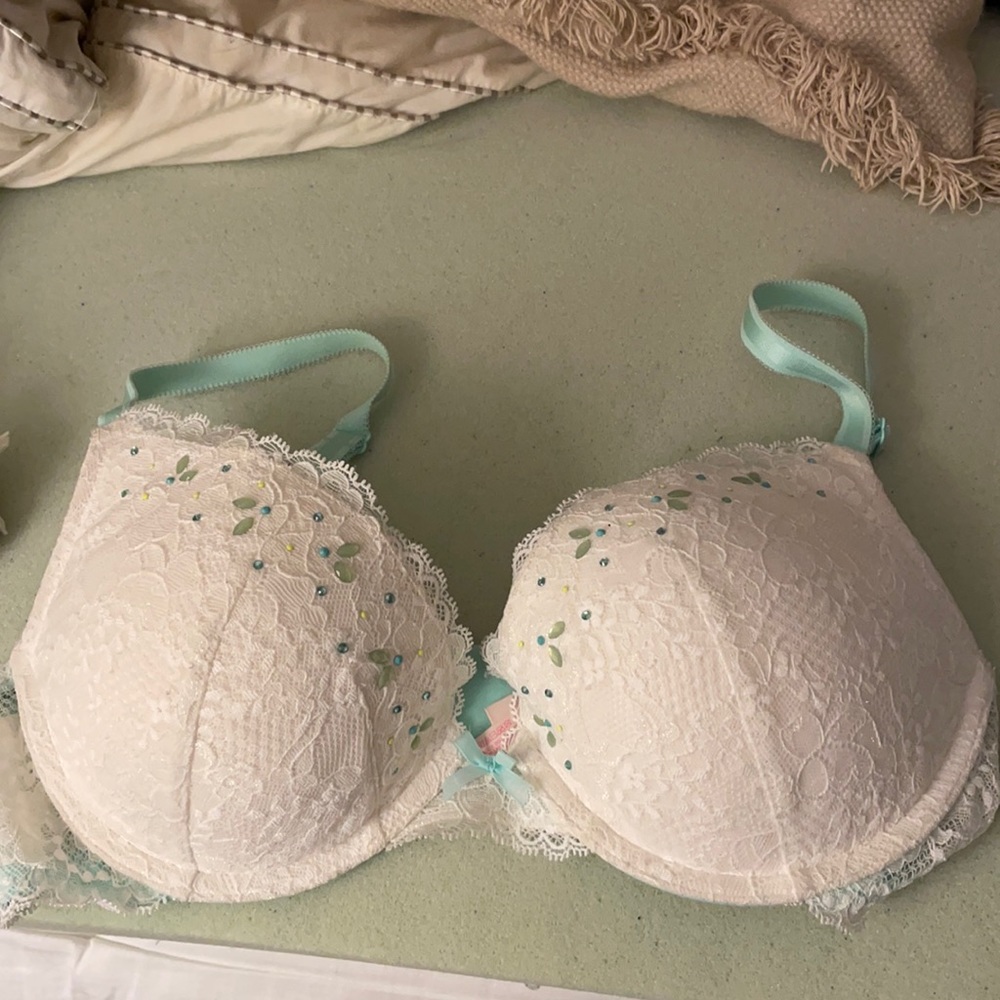 VS Dream Angels Push Up bra 34D